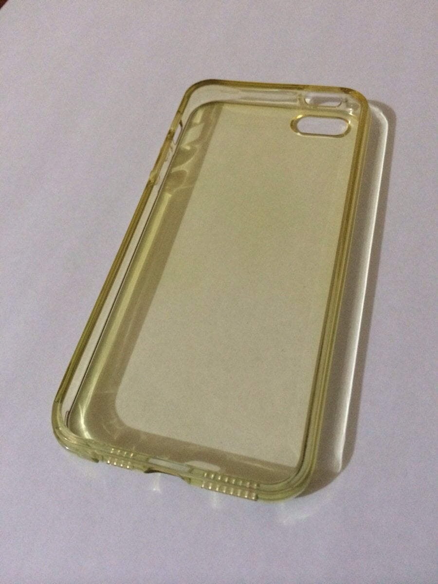 Banish the Yellow: Methods for Cleaning Yellowing Phone Cases插图