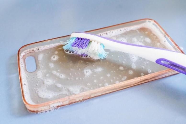how to clean silicone phone case