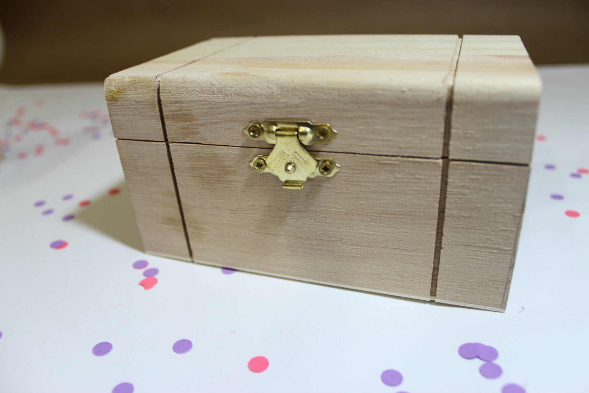 Crafting Your Own DIY Jewelry Box: Simple and Stylish Designs插图4