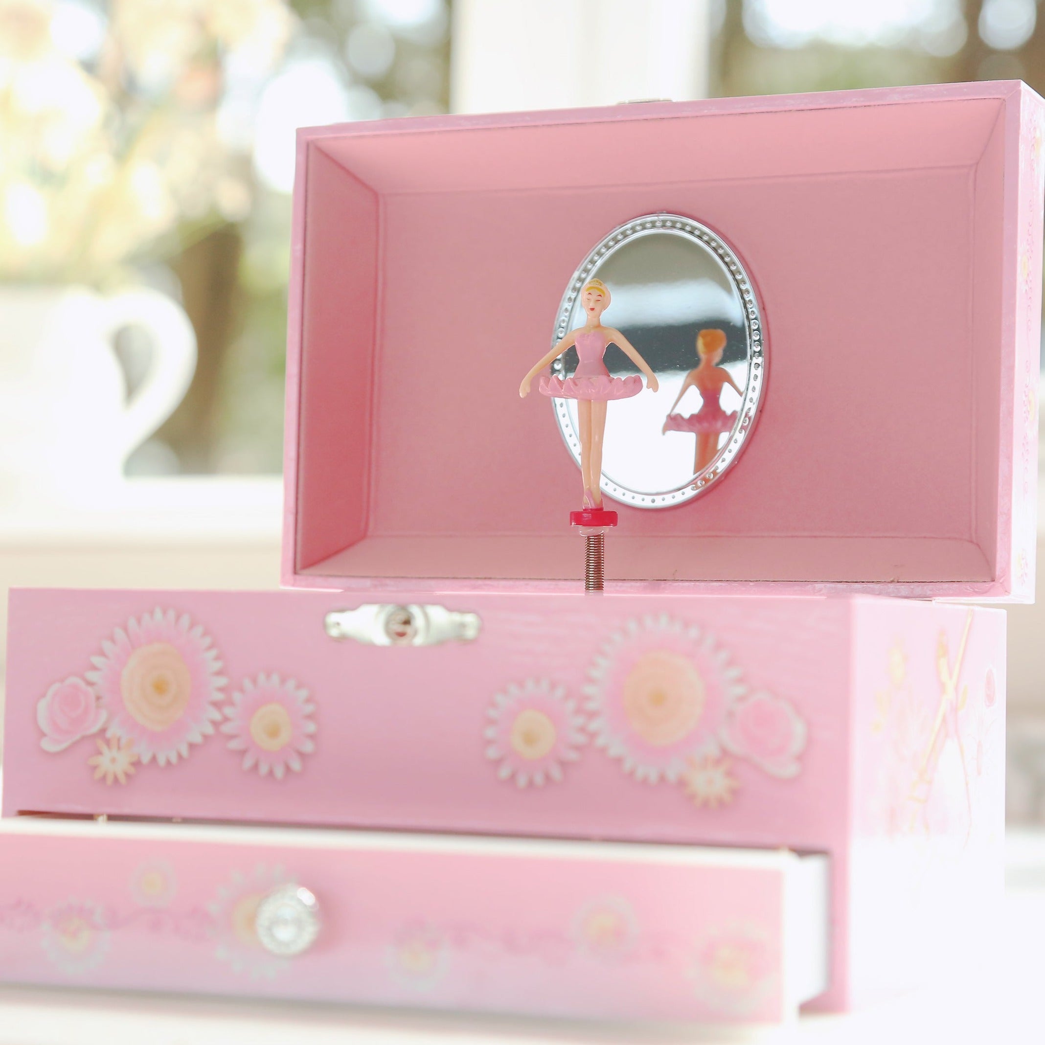 Charm of Music Jewelry Boxes: A Delightful Keepsake插图3
