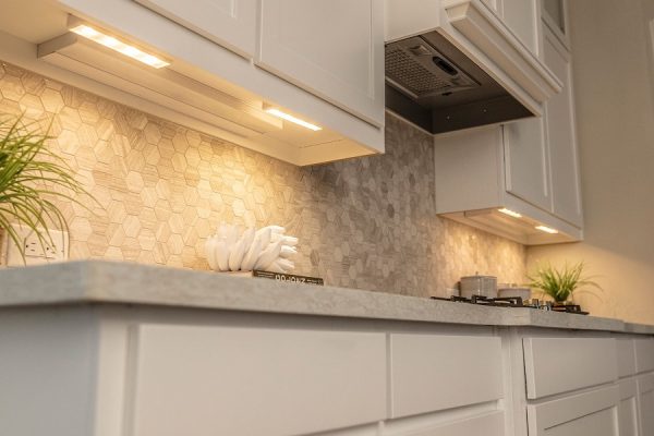 under cabinet lighting